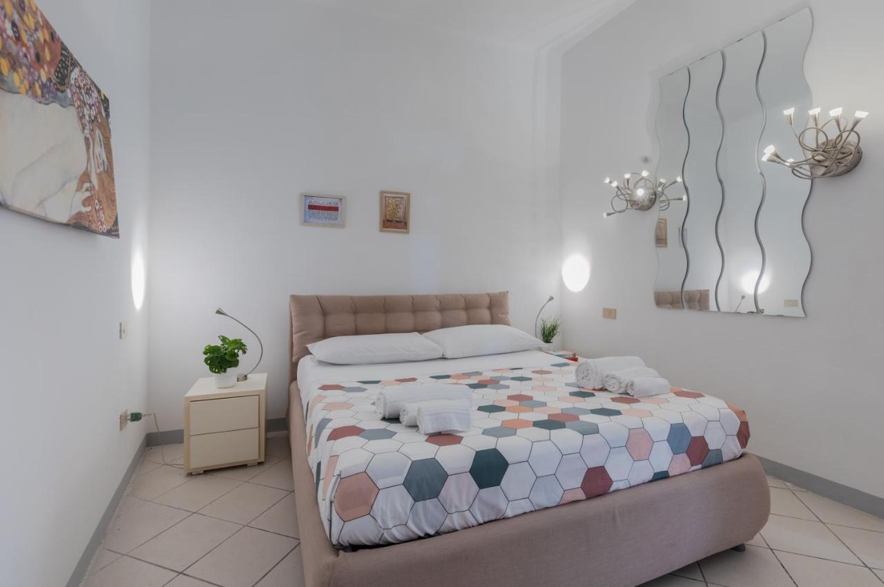 Tuttomondo Central Flat With Private Courtyard Pisa Exterior photo